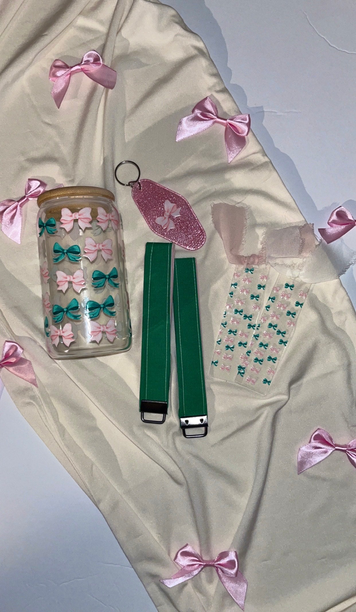 Sparkling Pink Bow Motel Keychain